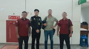 Nyaman di Bali Sampai Melanggar Aturan, WNA Italia Dideportasi oleh Imigrasi Singaraja