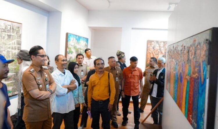 Wali Kota Medan Resmikan Pameran Iconic Medan, Dorong Pertumbuhan Ekosistem Seni Lokal
